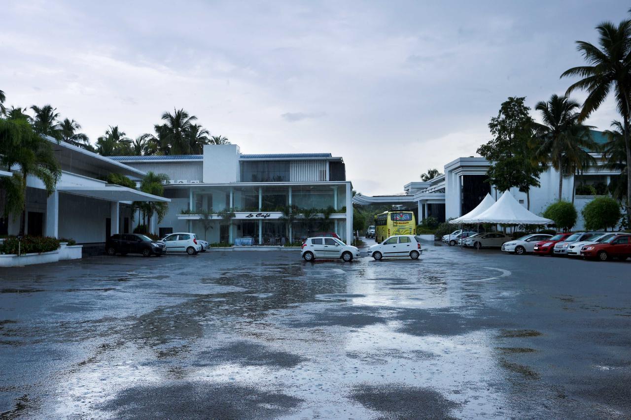 Treebo Trend Al Saj Convention Centre Kazhakuttam Zewnętrze zdjęcie